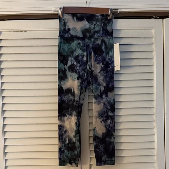 NWT! Lululemon Athletica Blue Tie-Dye Align 23” Leggings - Picture 2 of 3